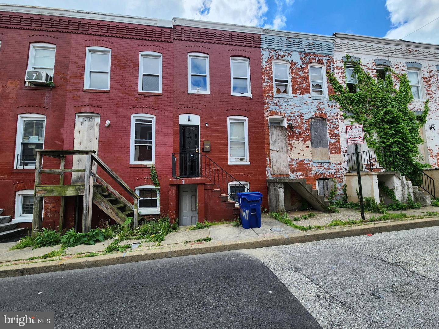 2021 Ridgehill Avenue