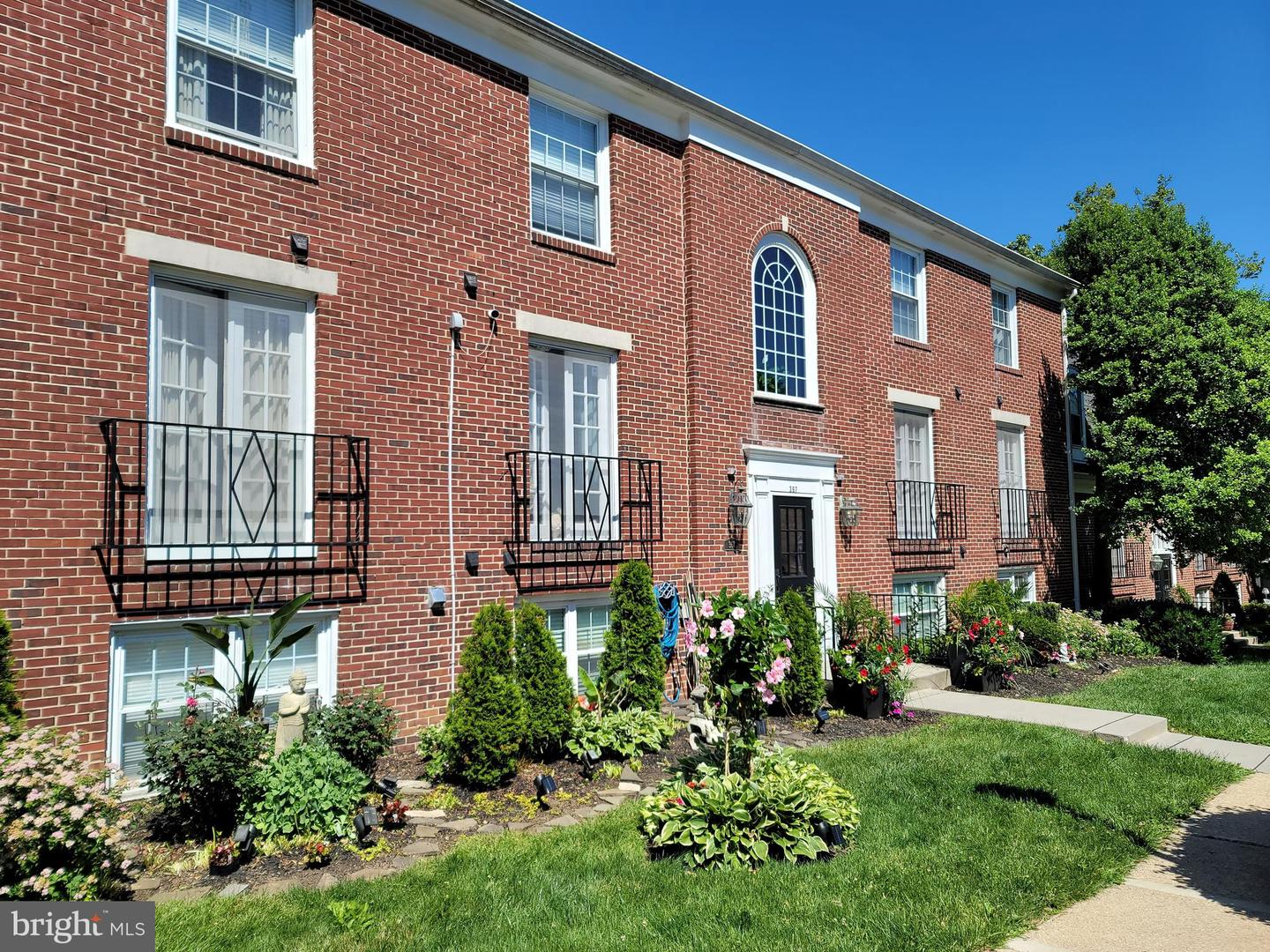 367 Homeland Southway # 1B