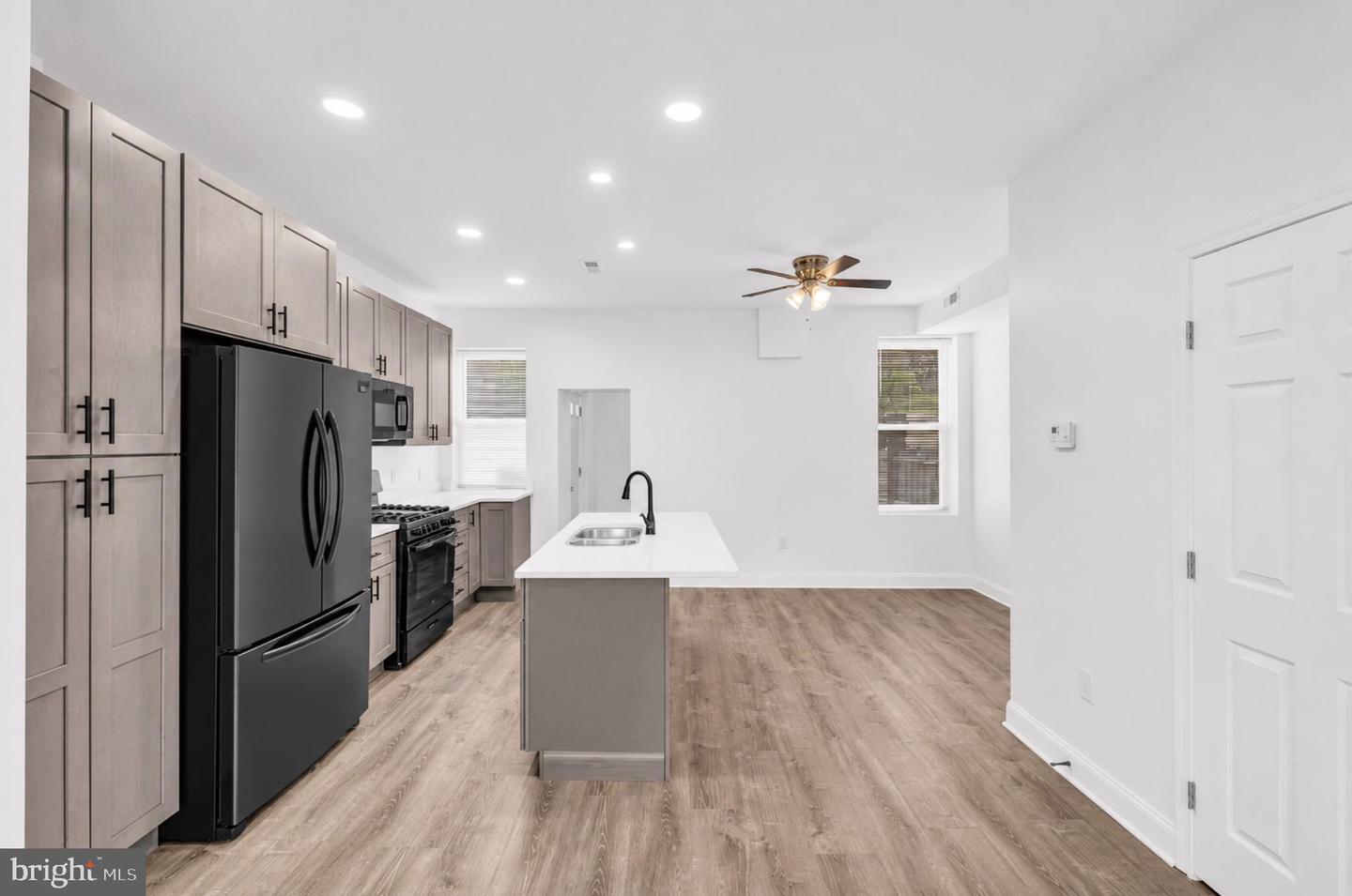 1077 Ellicott Dr