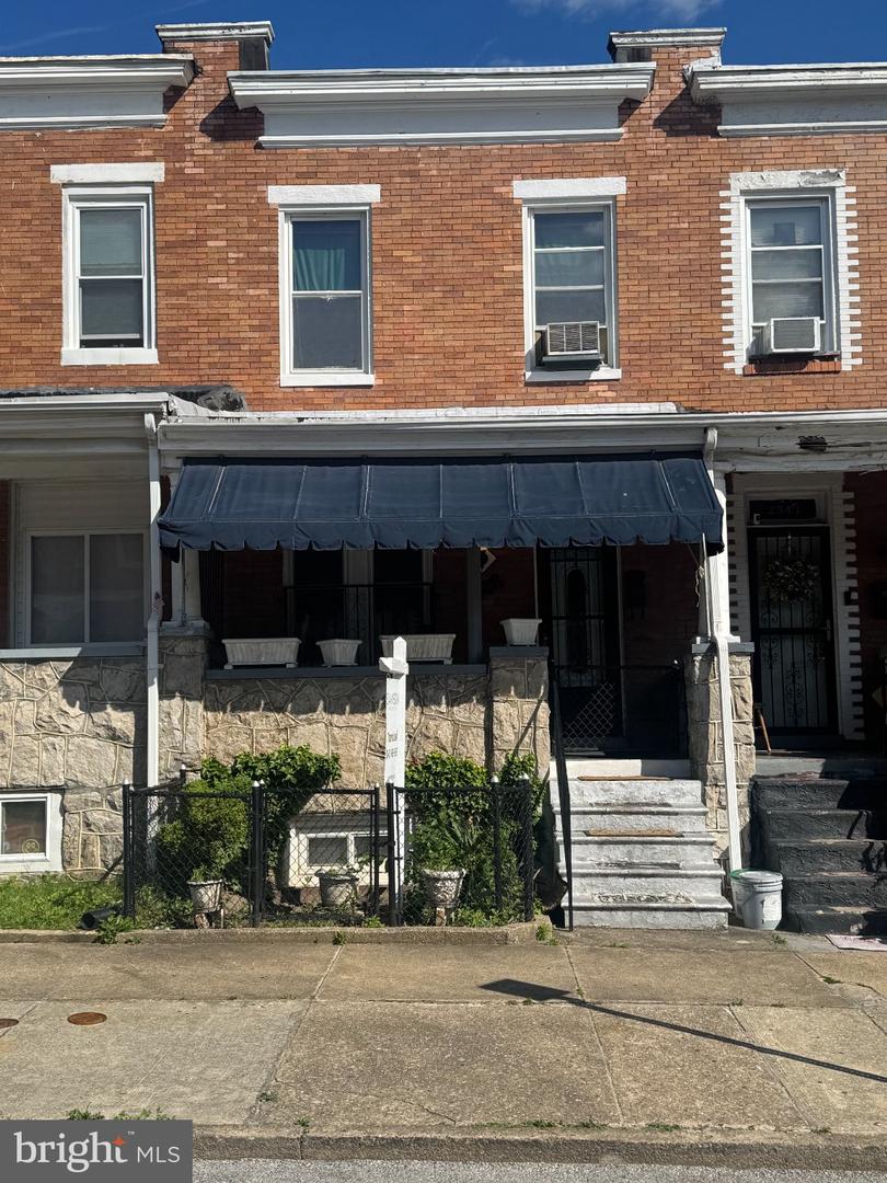 2545 Robb Street