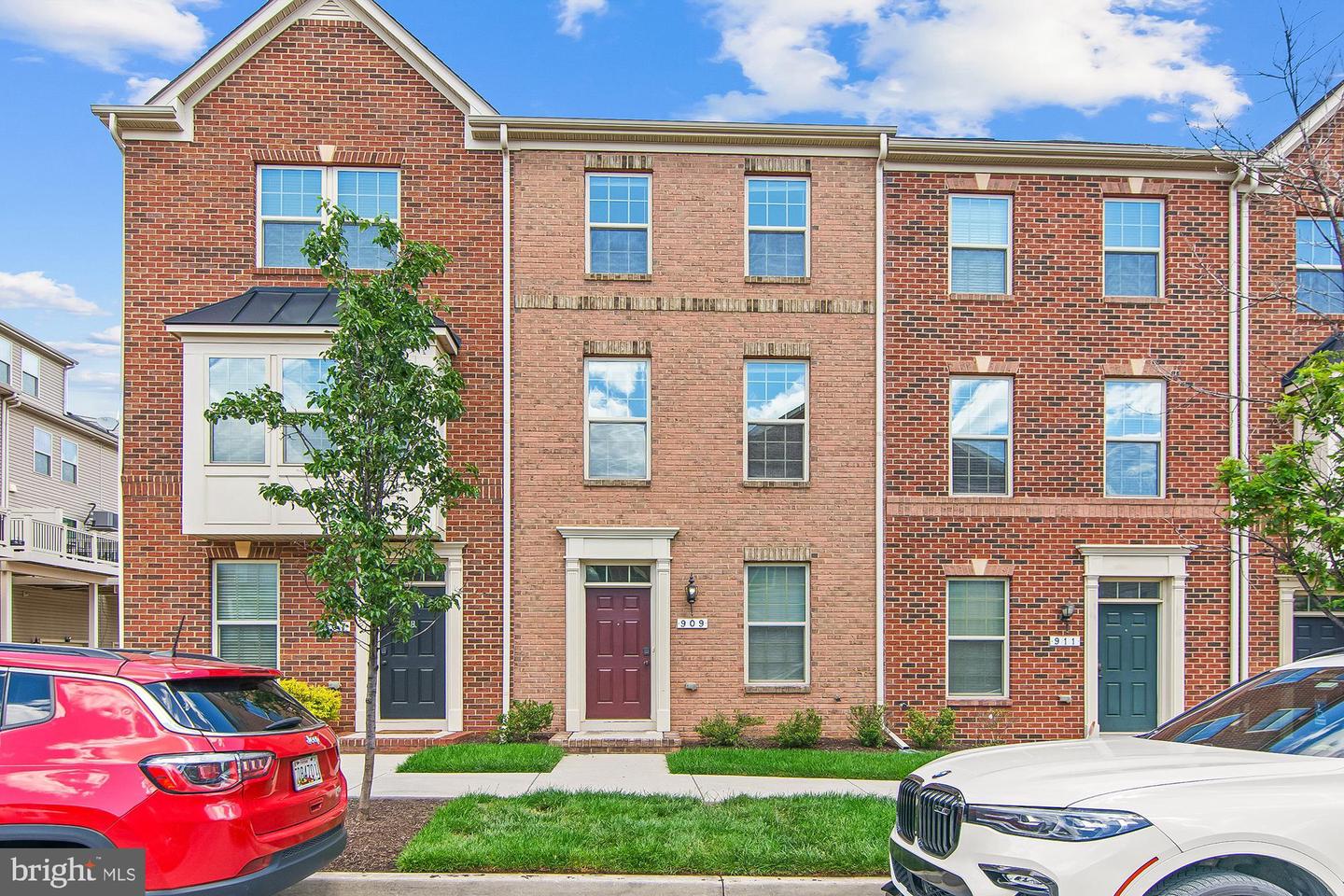 909 S Macon St