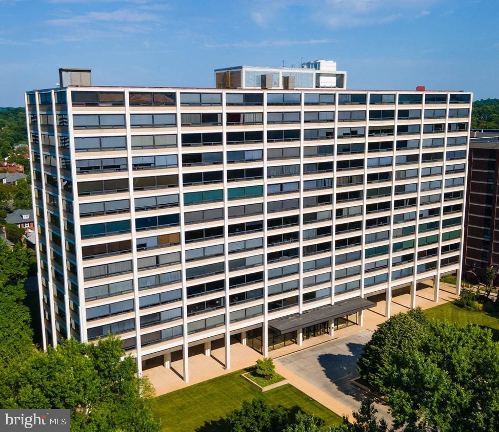 4000 N Charles Street #807