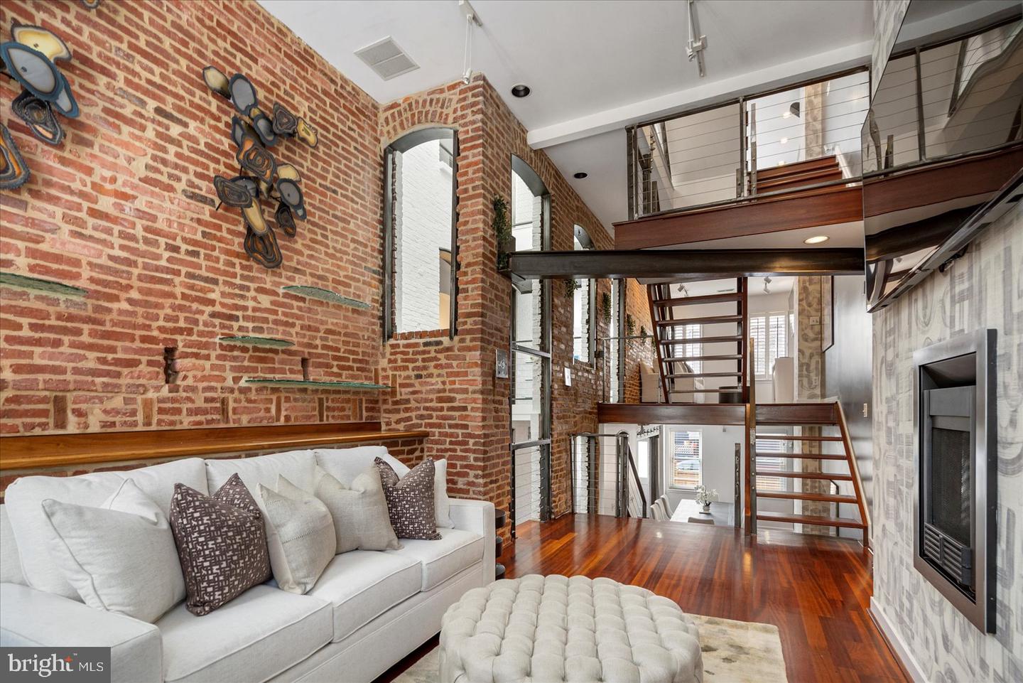 2125 Cambridge
