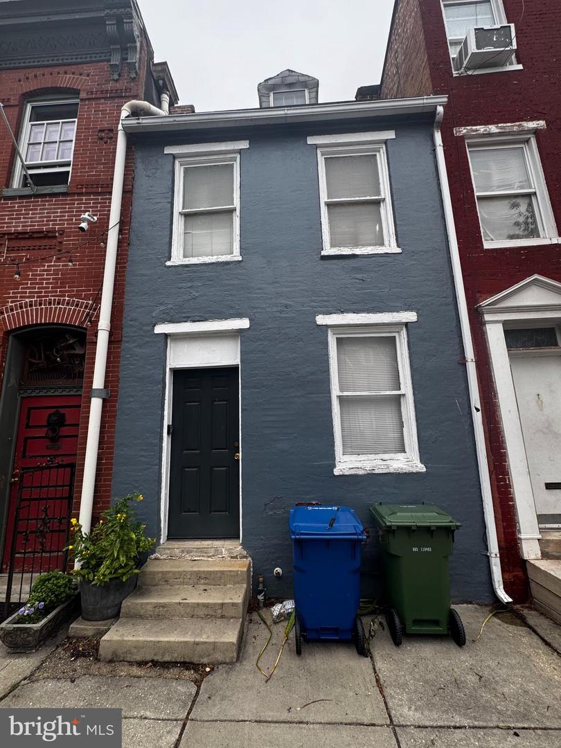 1006 Hollins St