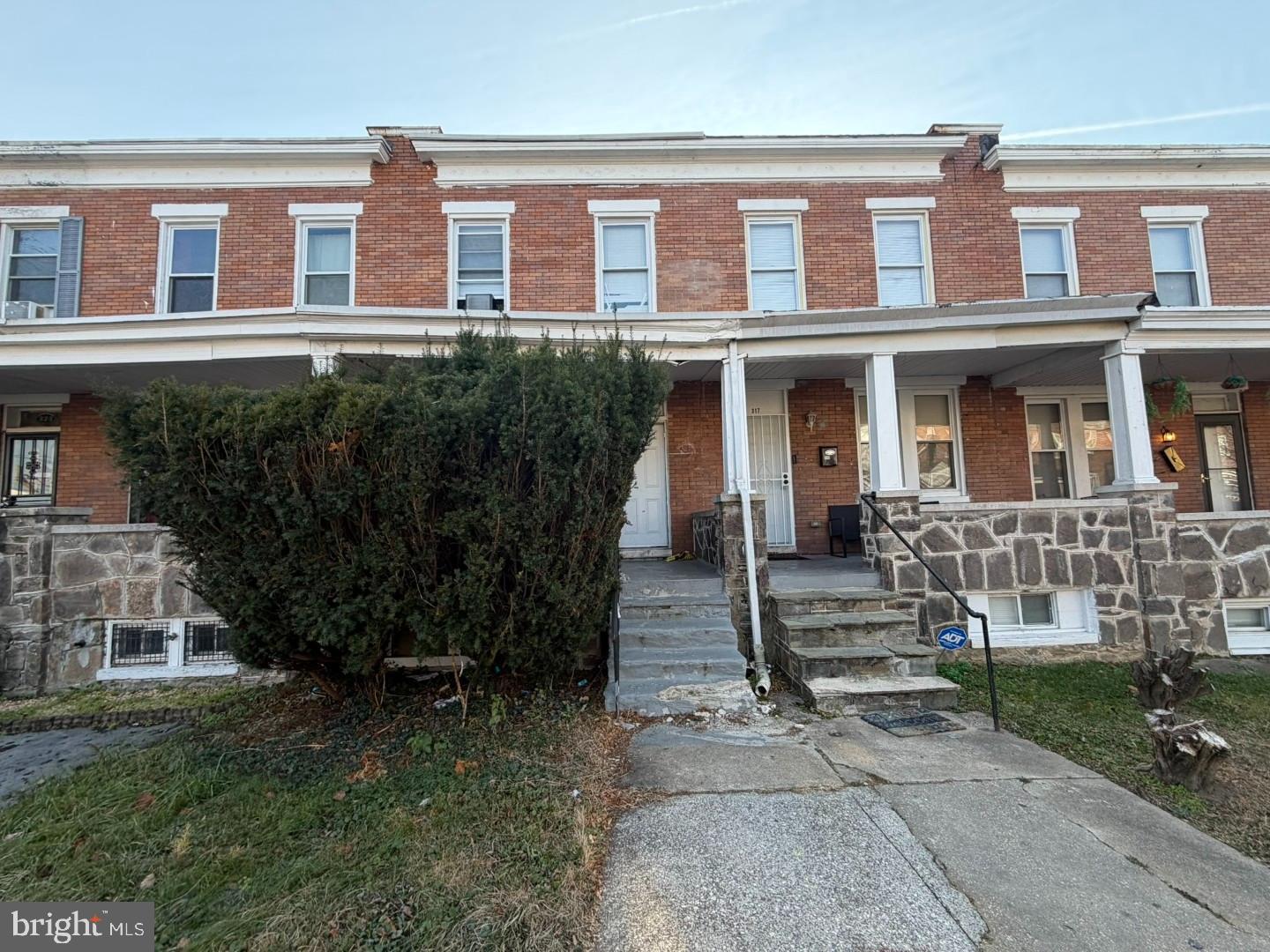 319 N Monastery Avenue