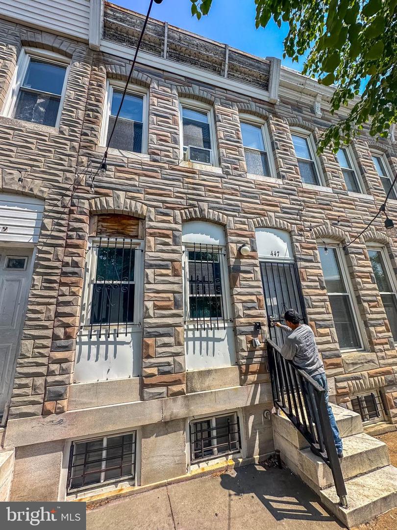 447 N Milton Avenue