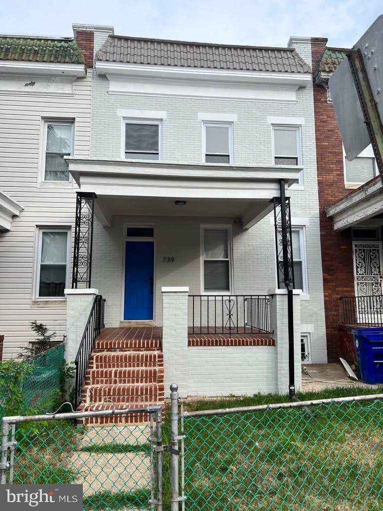 739 Linnard Street