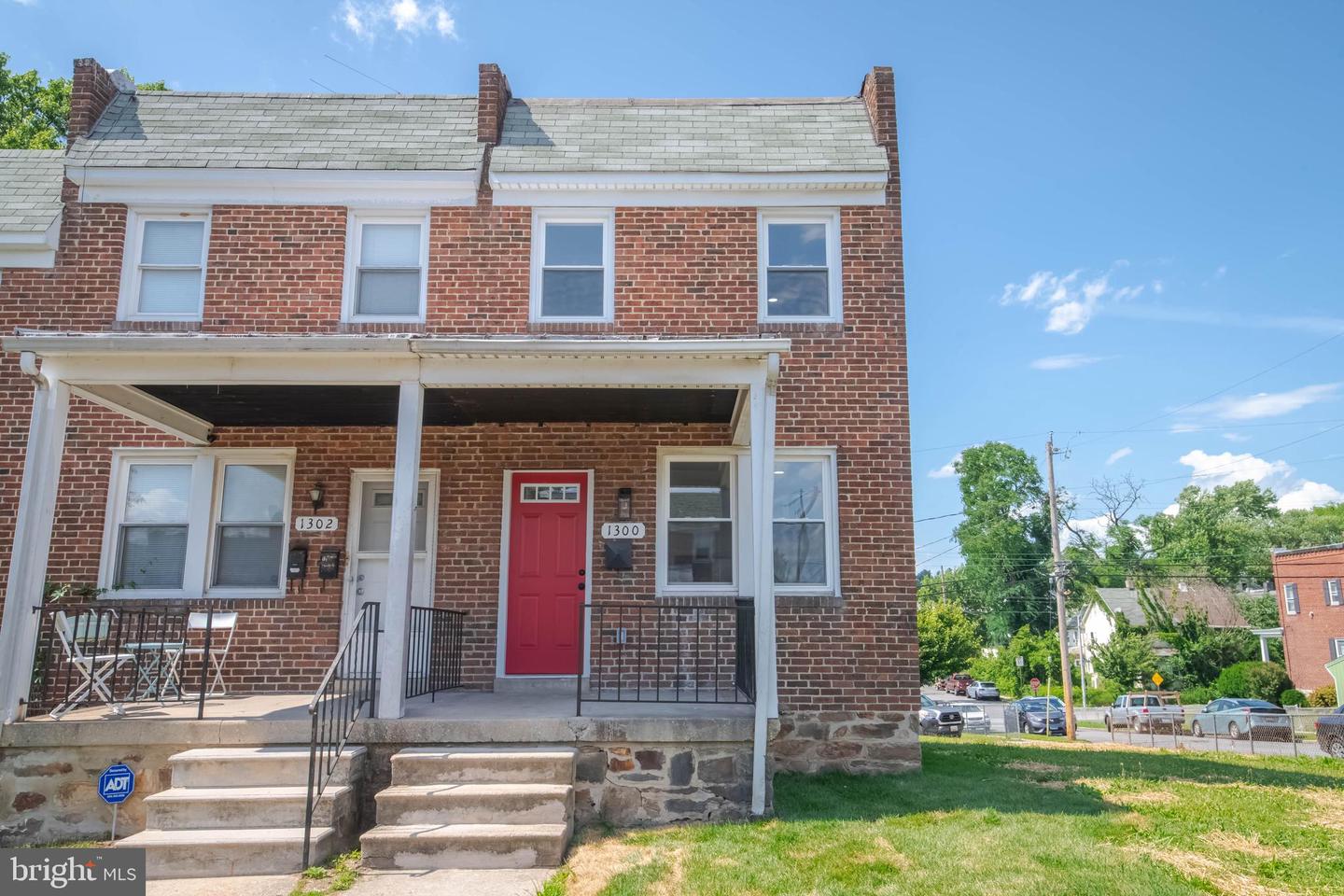 1300 W 37th Street