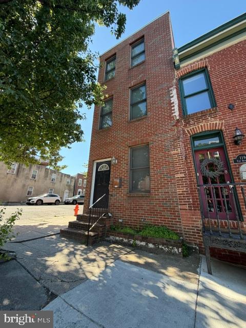 121 E Fort Avenue