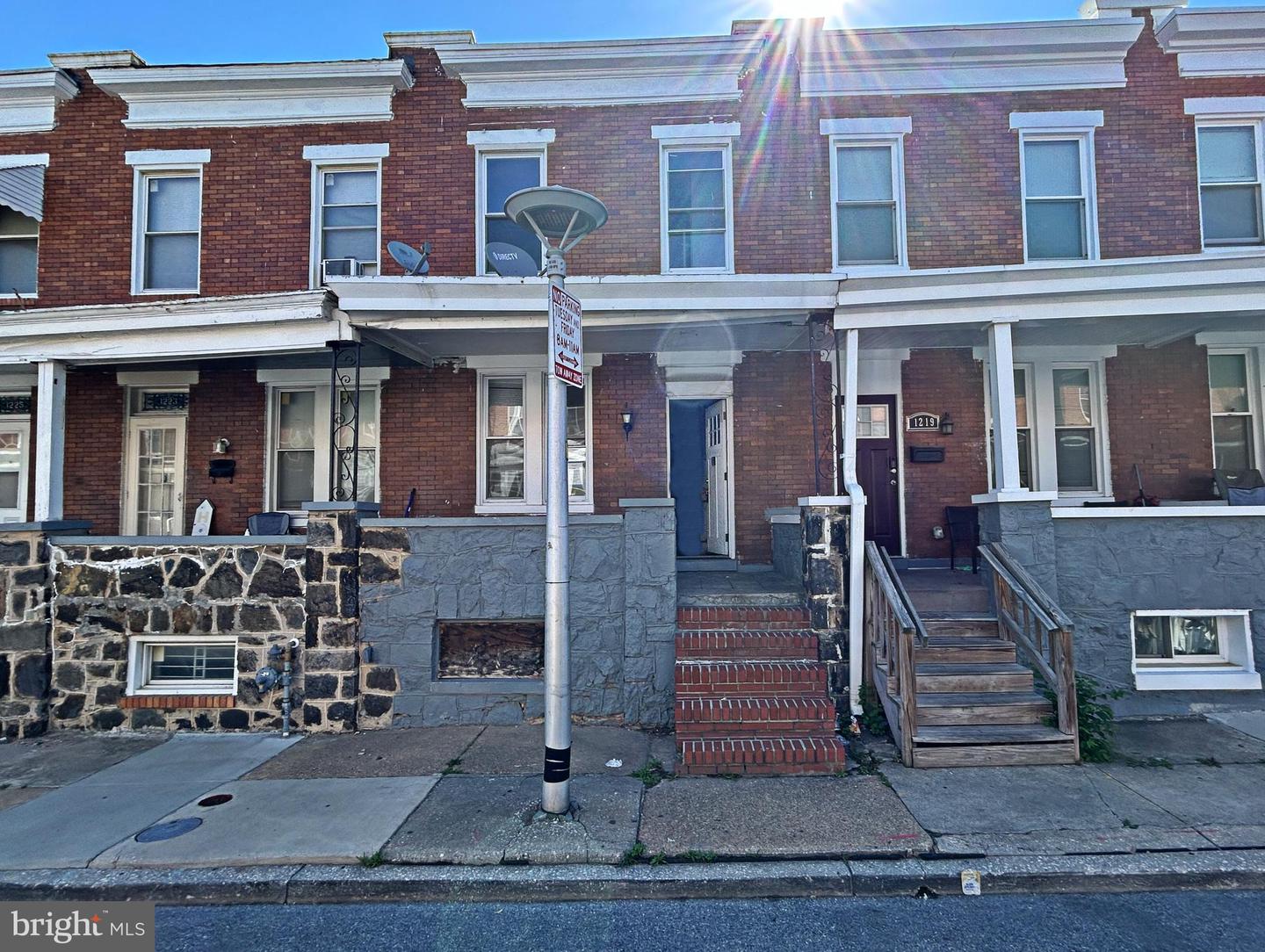 1221 N Decker Avenue
