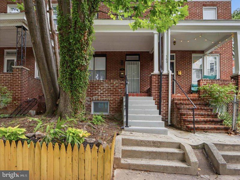 758 Melville Avenue