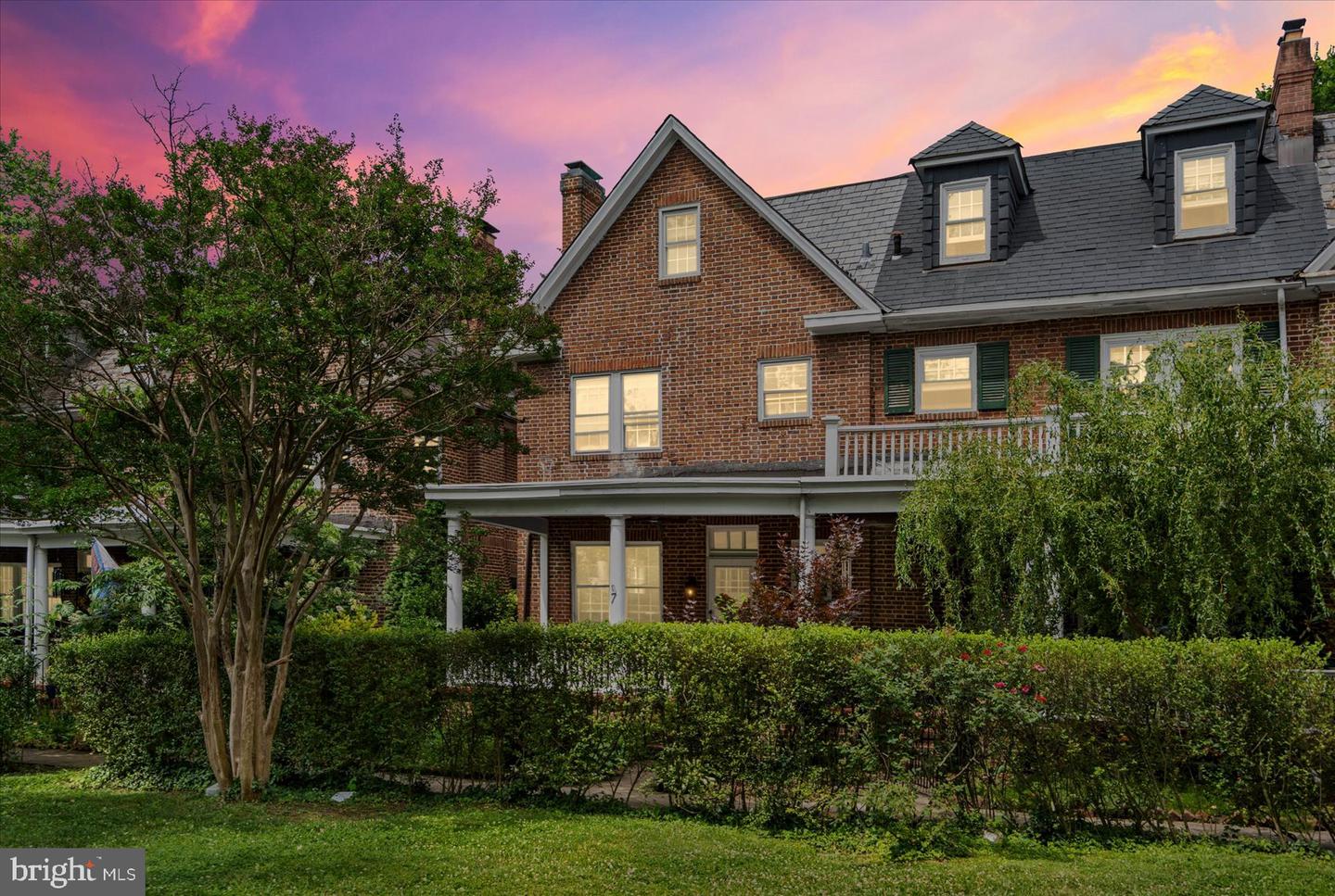 7 York Court