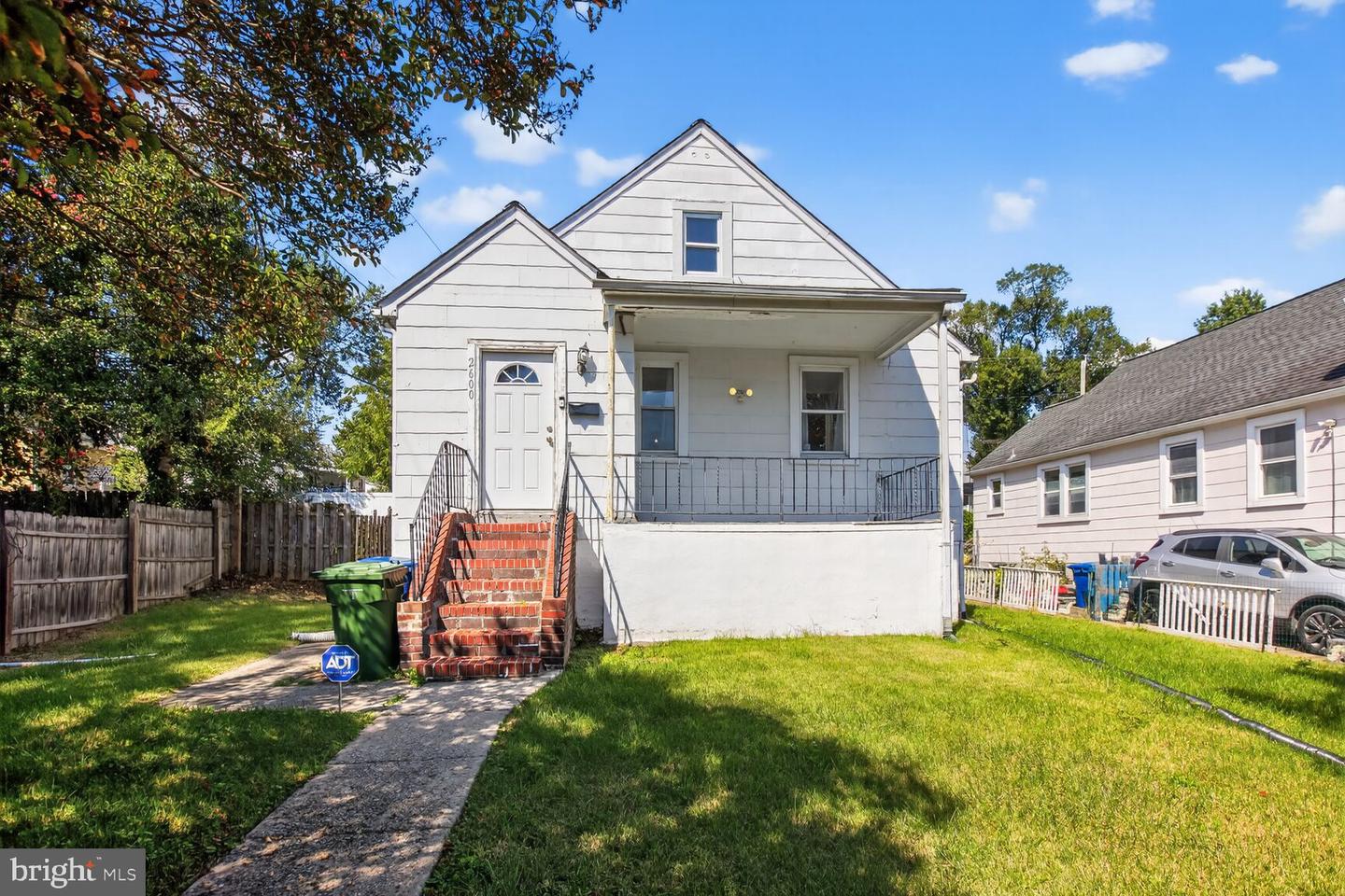 2600 Roselawn Avenue