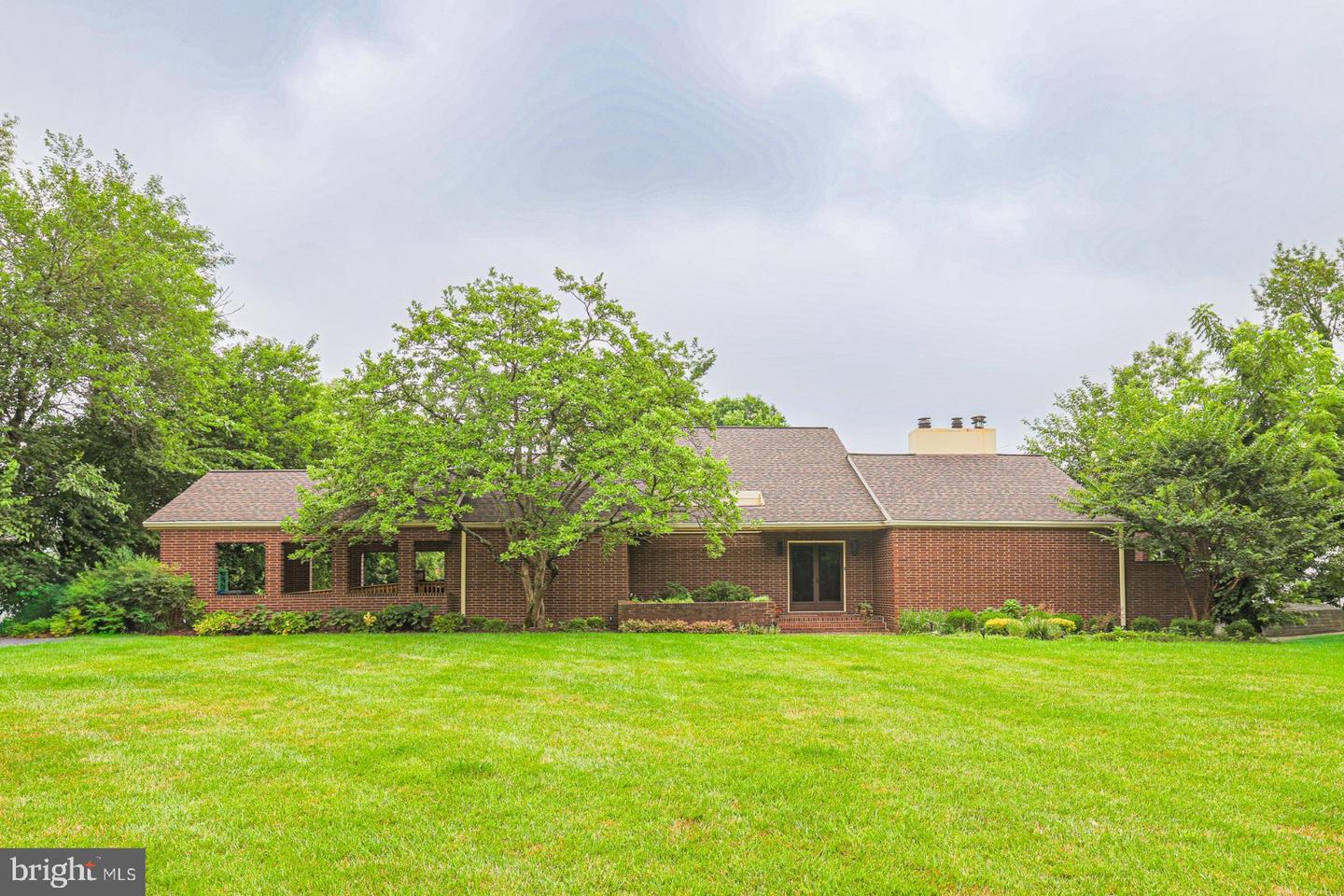 3409 Labyrinth Road
