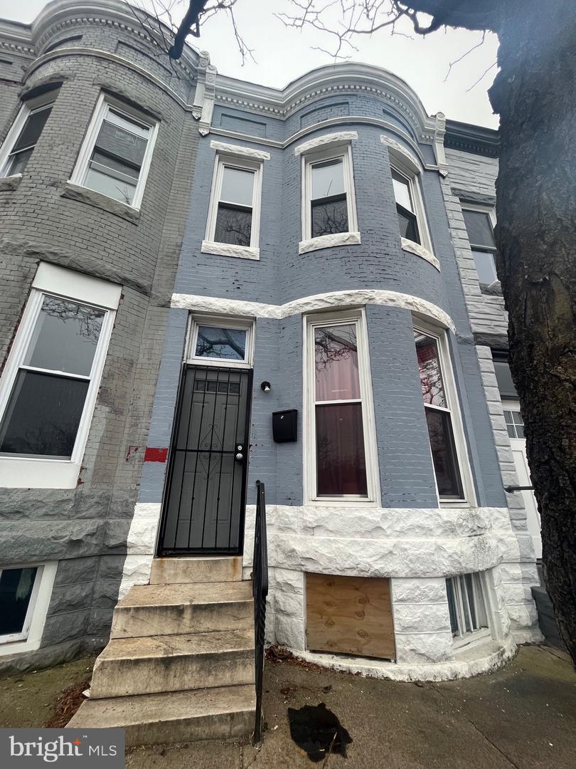 1825 W Mulberry Street