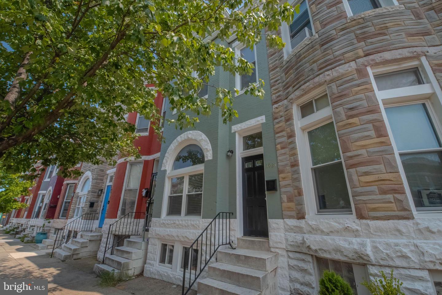 1921 W Fayette St