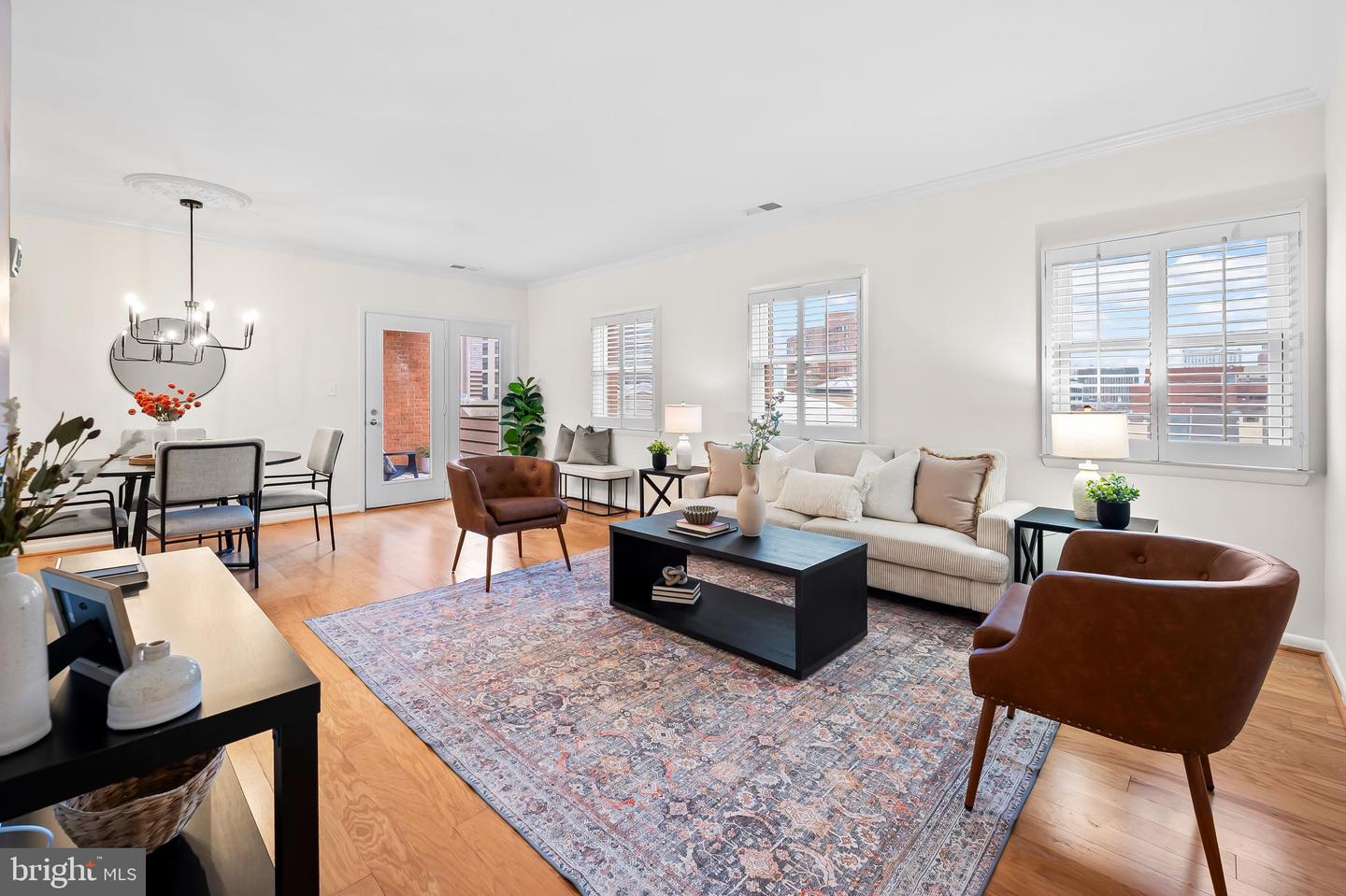 123 W Barre Street W #402