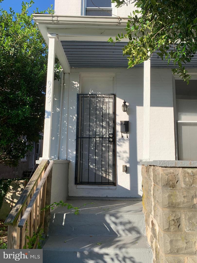 943 Homestead Street