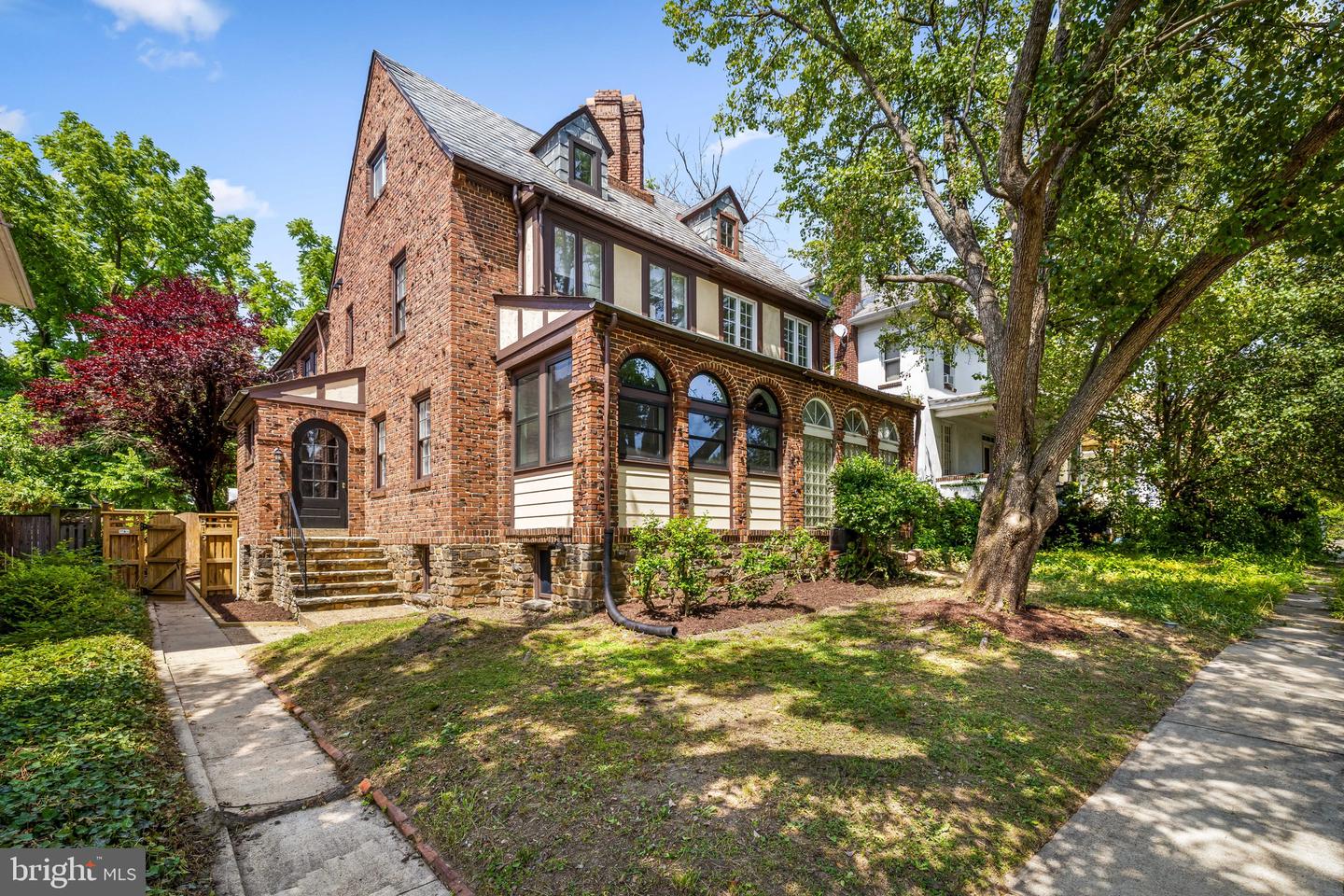 516 E 39th Street