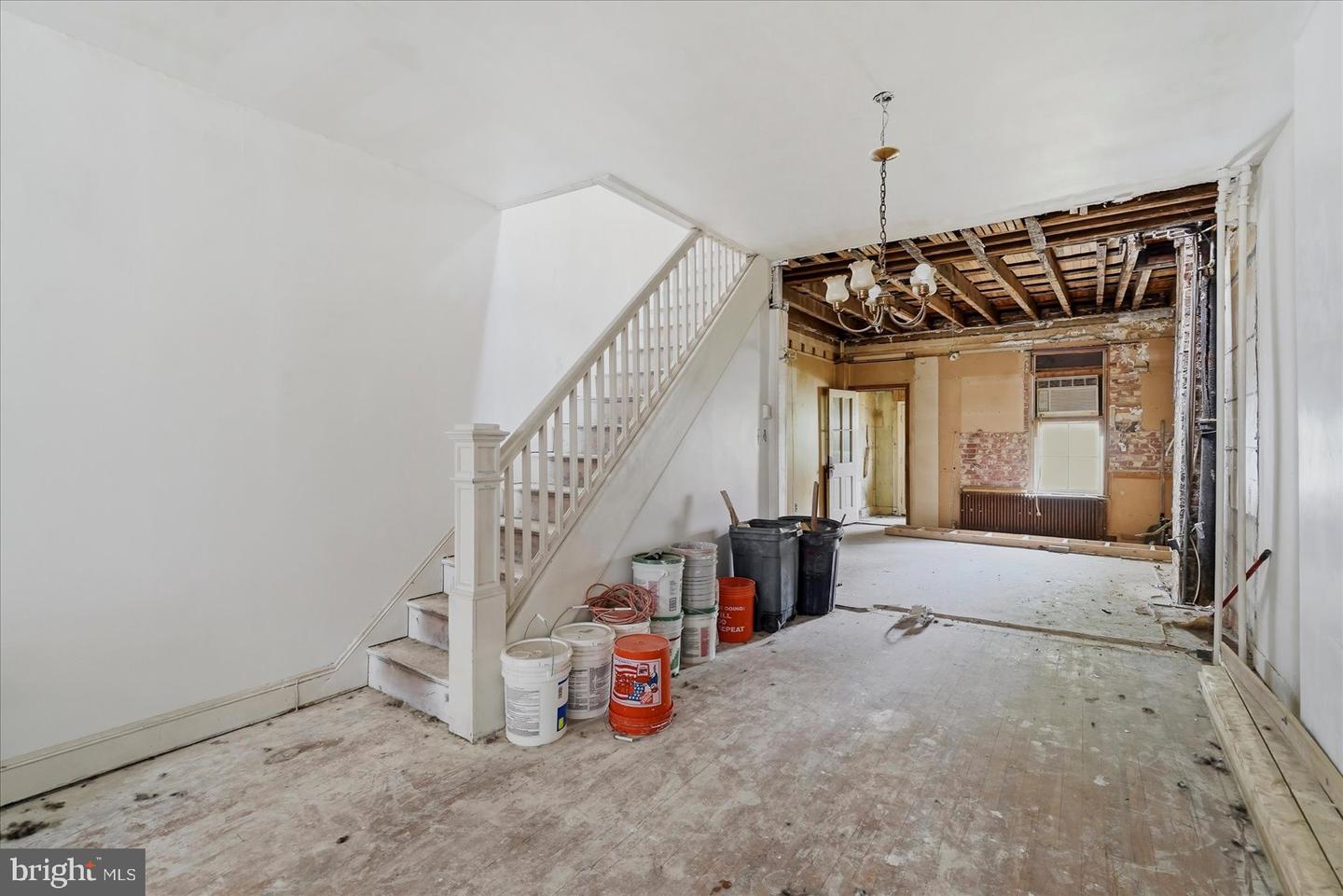 522 E 35th Street