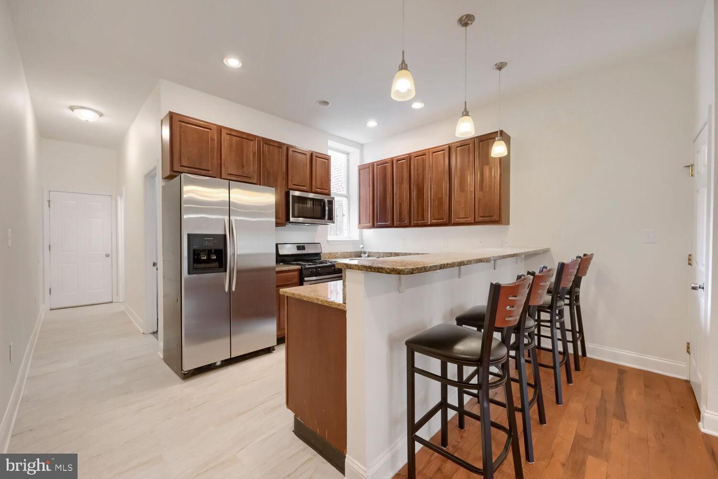 1228 N Broadway
