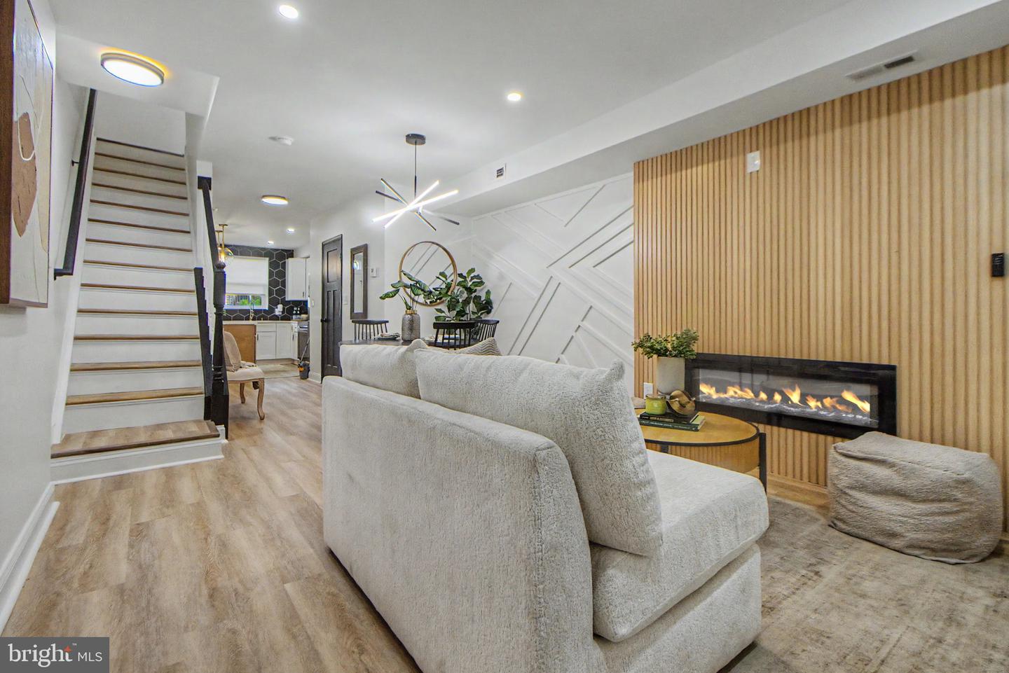 2106 Cliftwood Avenue