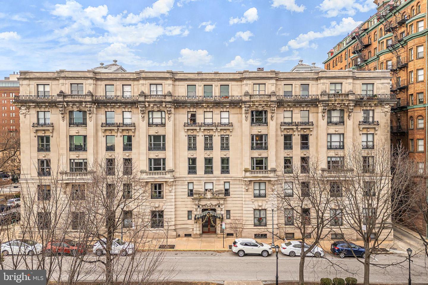 700 Washington Place #3a