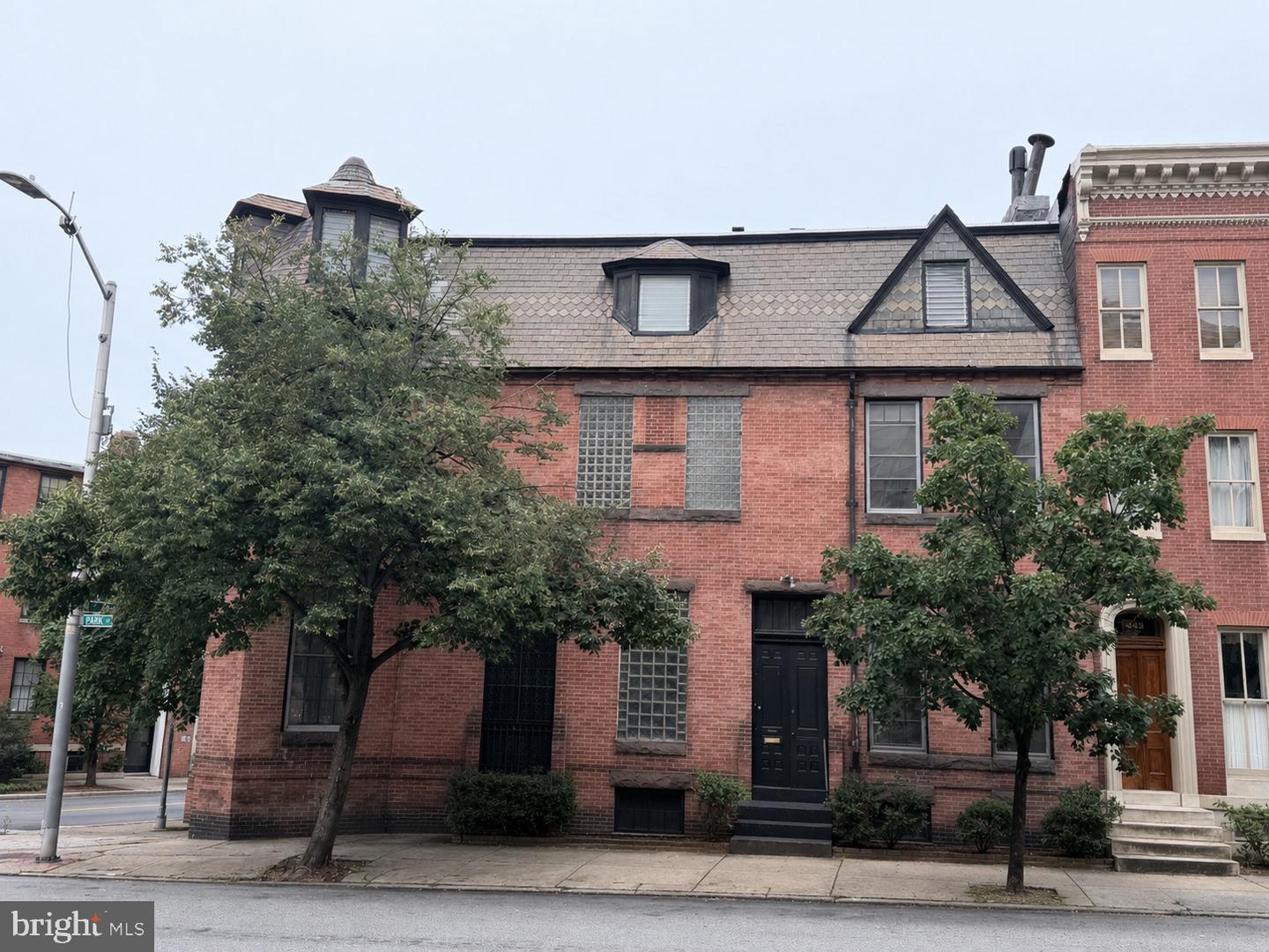 845 Park Avenue