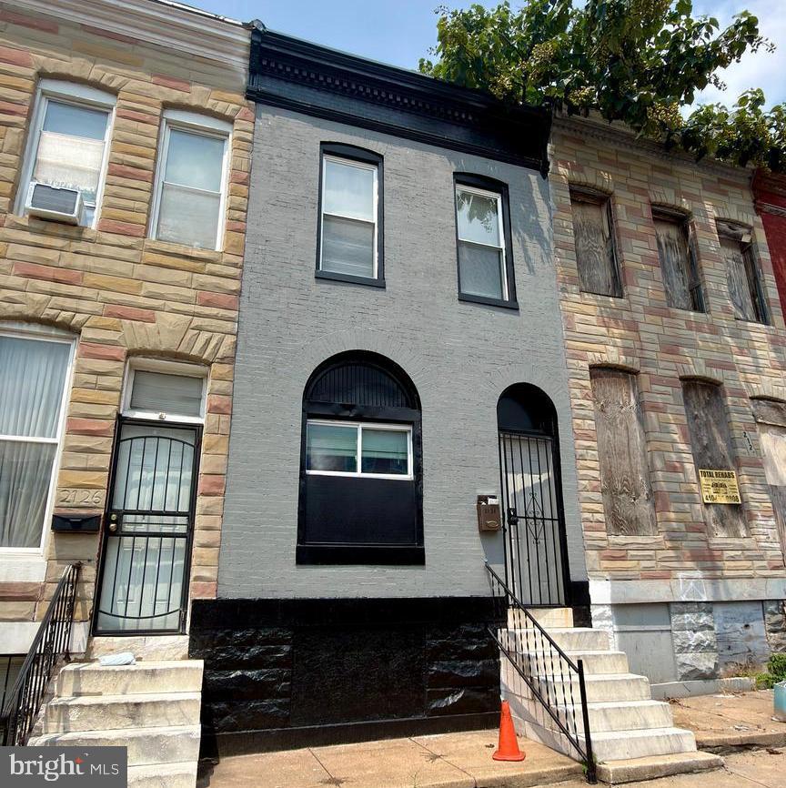 2124 Hollins Street