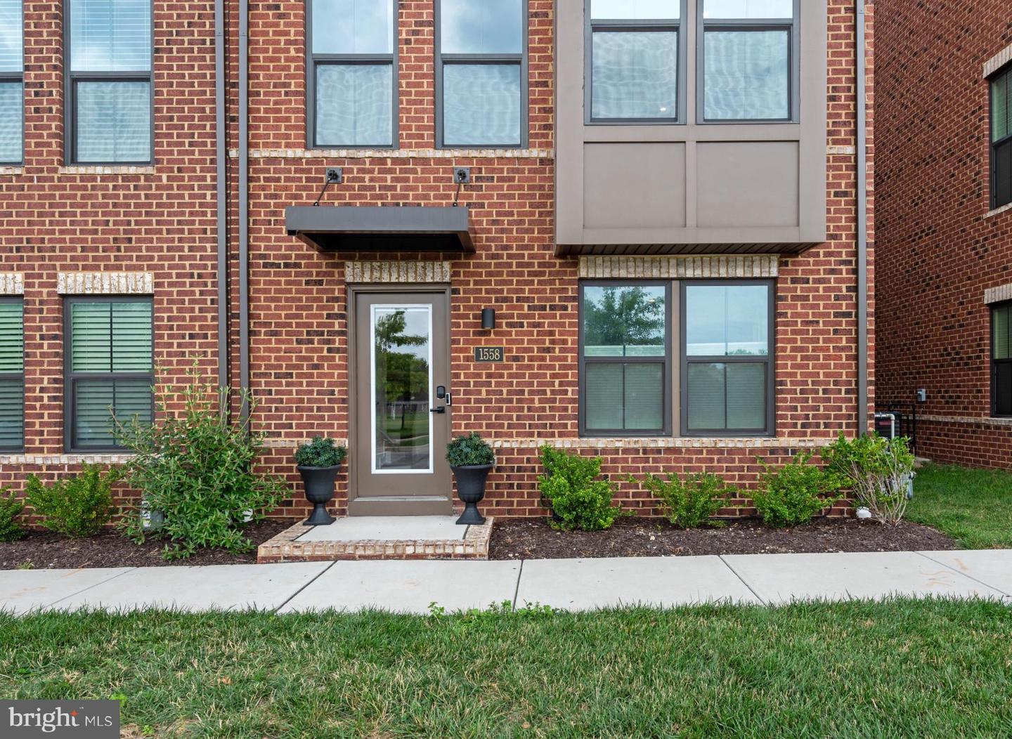 1558 Decatur Street