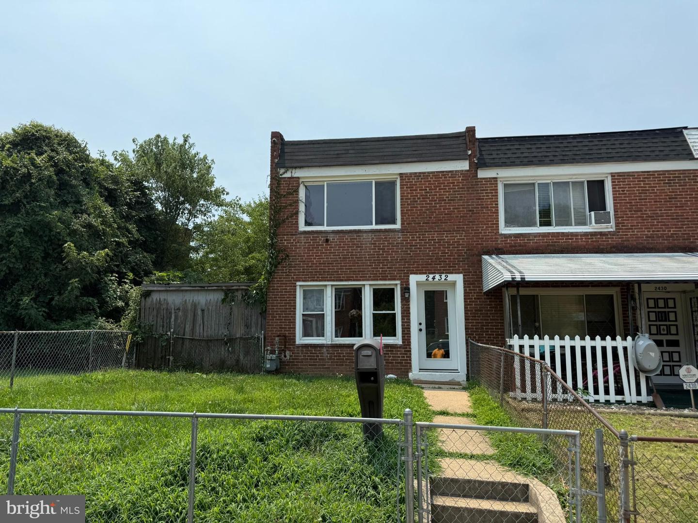 2432 Harriet Avenue