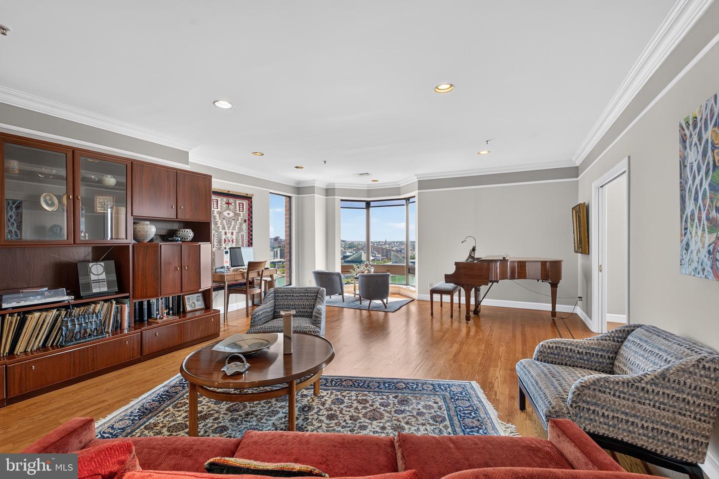 10 E Lee Street #1701