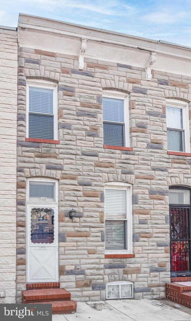 516 S Highland Avenue