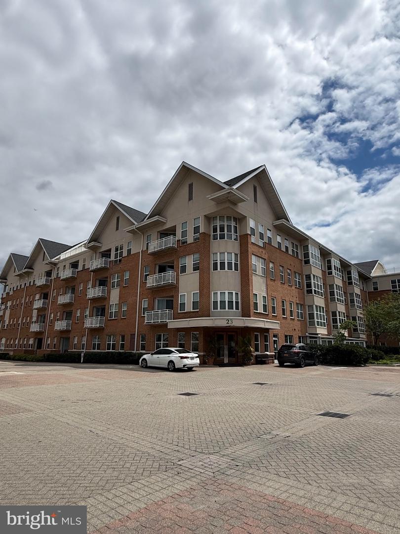 23 Pierside Drive #104