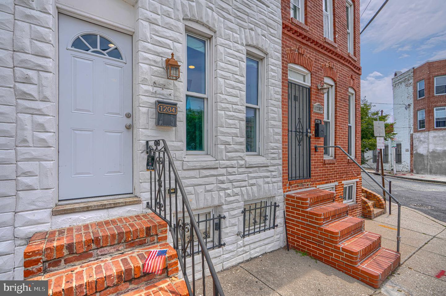 1204 W Cross Street W