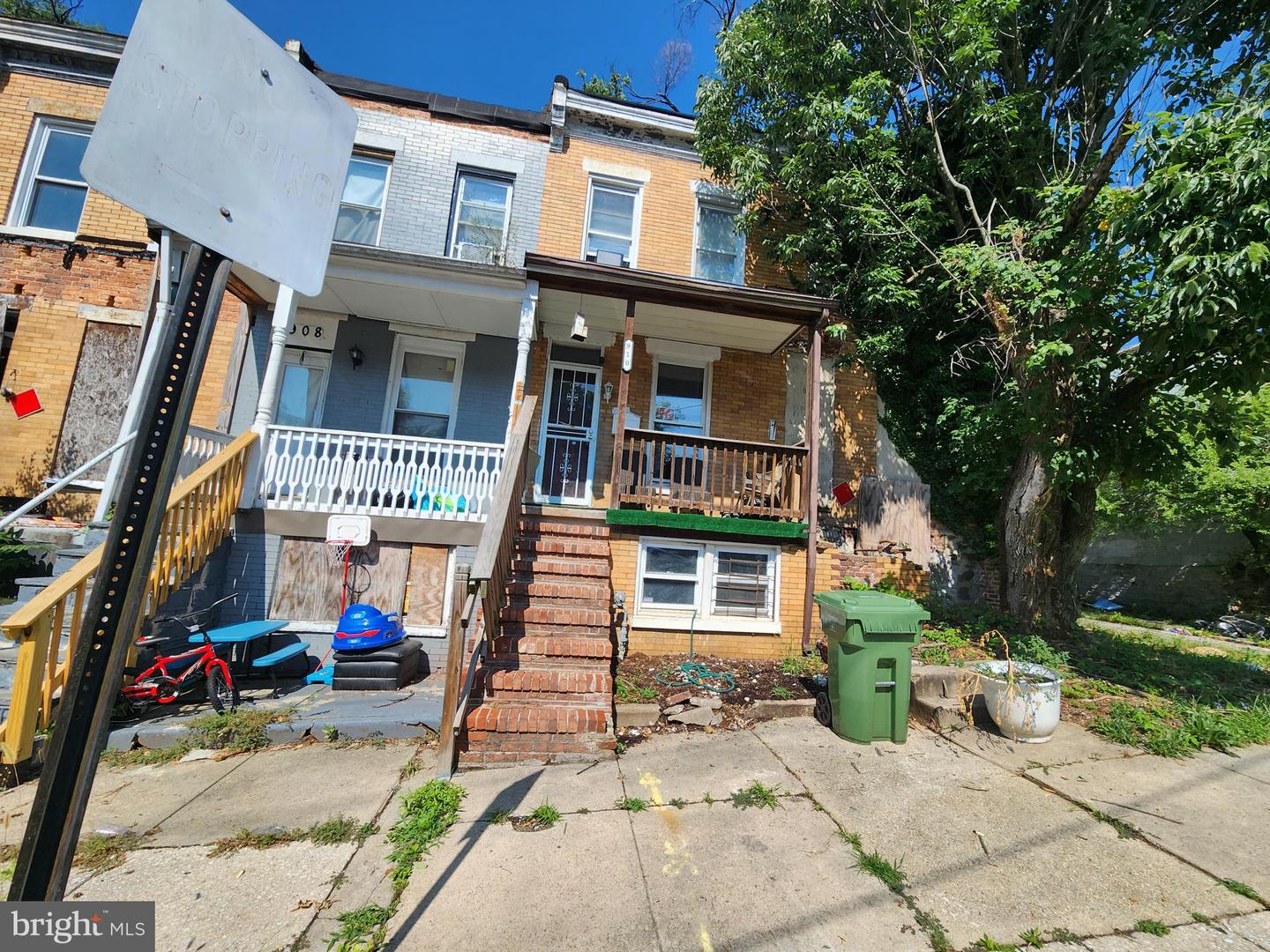 910 N Dukeland Street