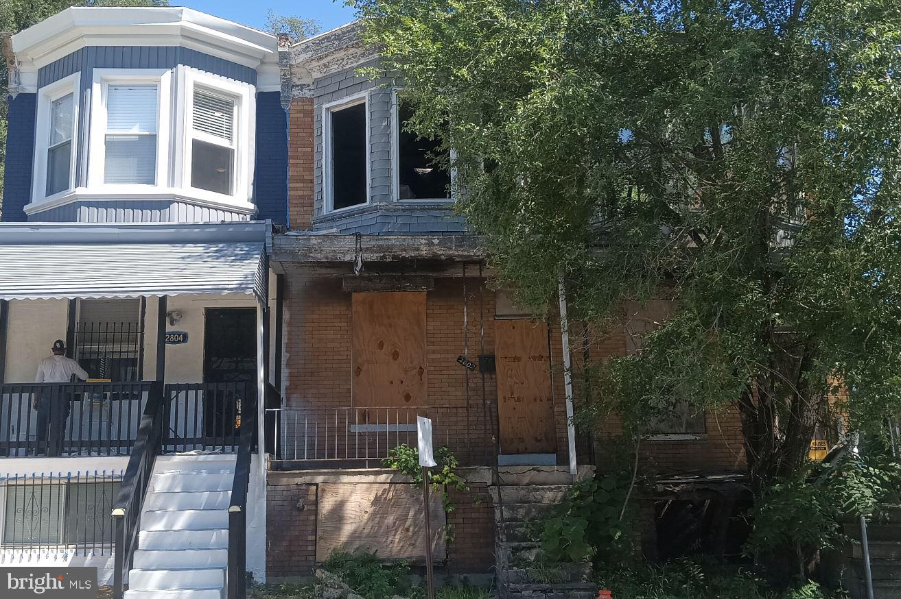 2802 W Lafayette Avenue