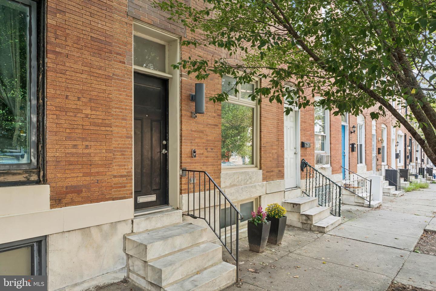 18 N East Avenue