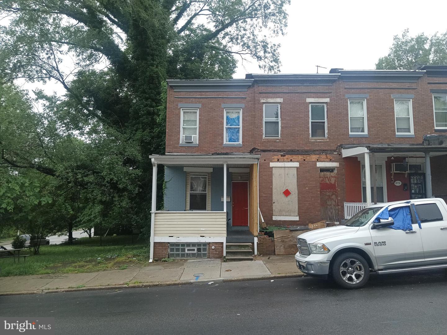 2715 W Lafayette Avenue