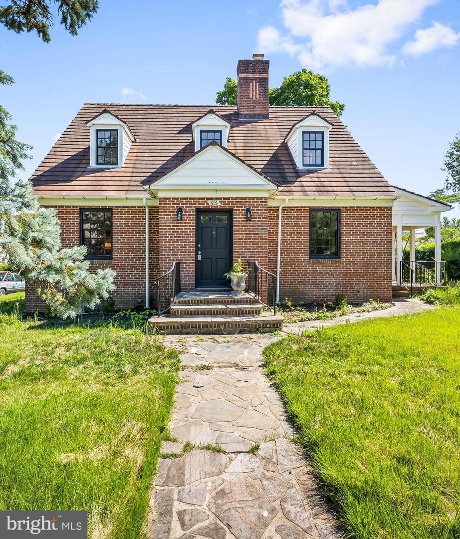 315 E Cold Spring Lane