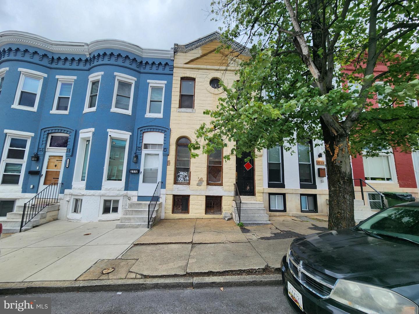 2112 N Fulton Avenue