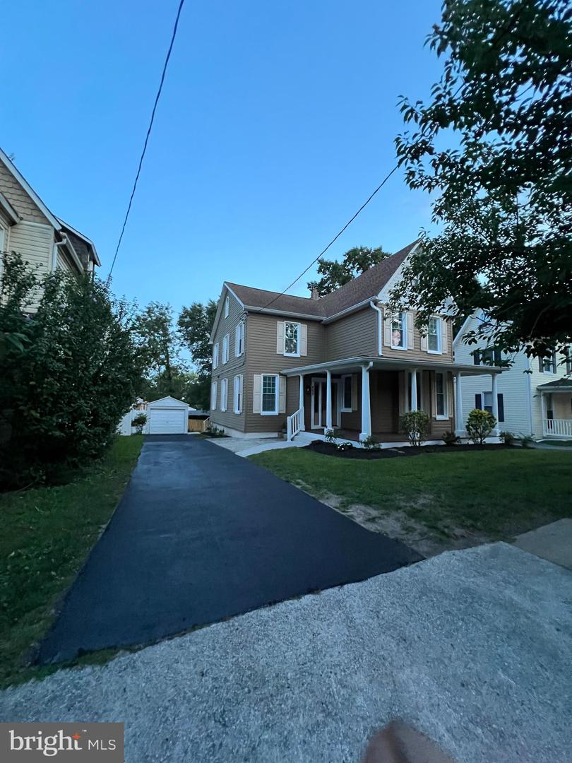 405 Lyman Avenue