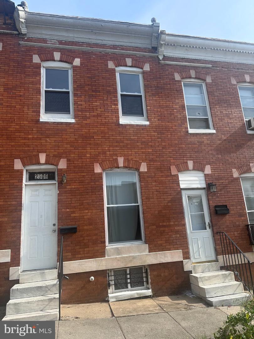 2506 W Pratt Street W