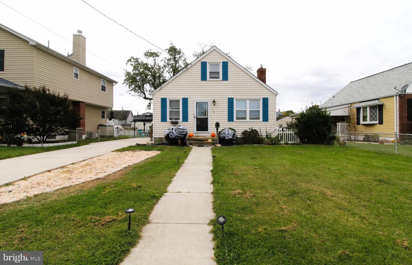 416 S Taylor, Essex