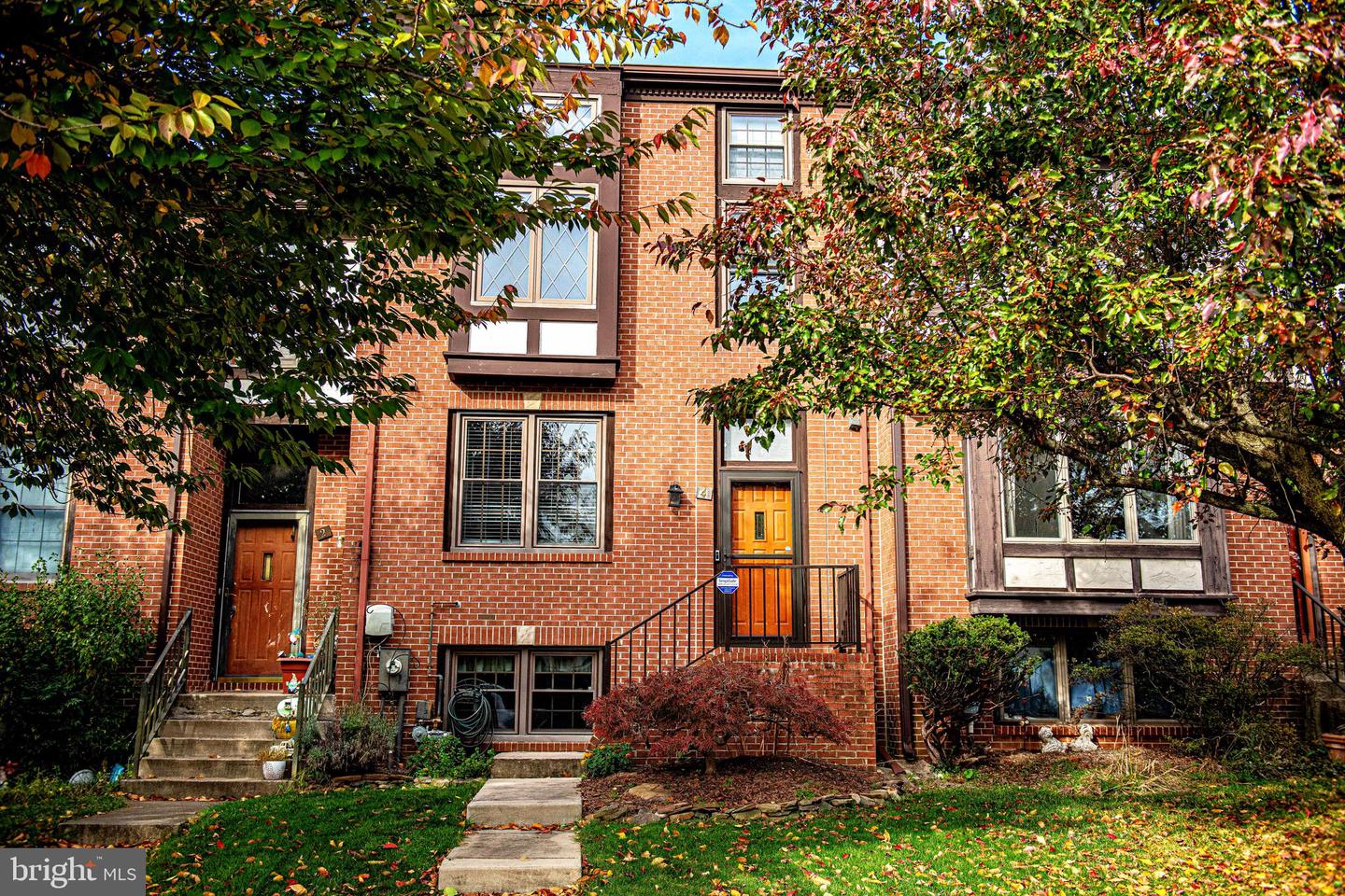 4 Dickens Square, Lutherville Timonium