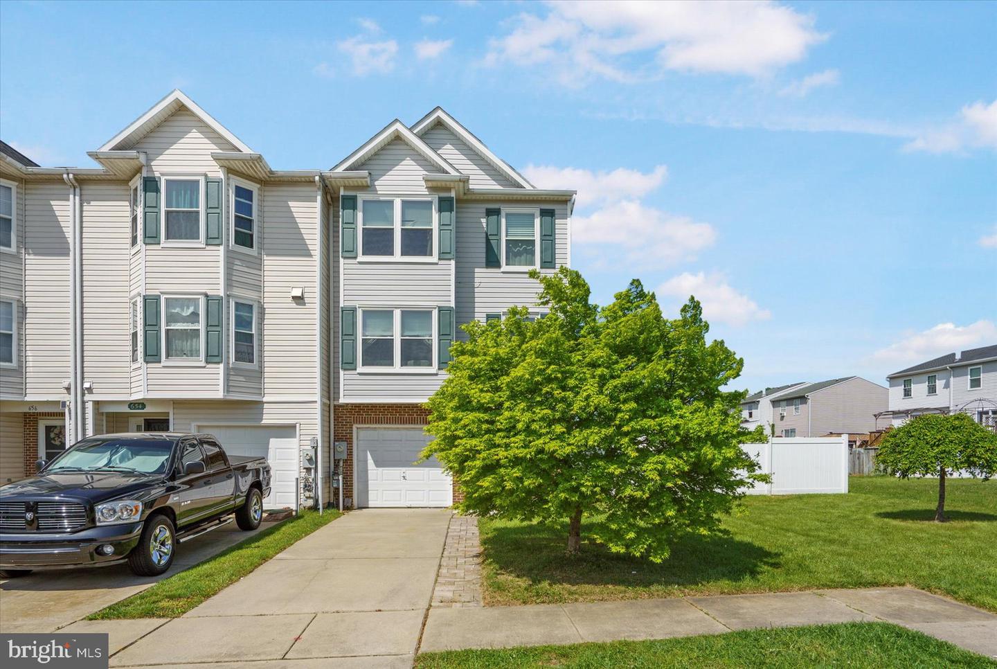 652 Hunting Fields, Baltimore