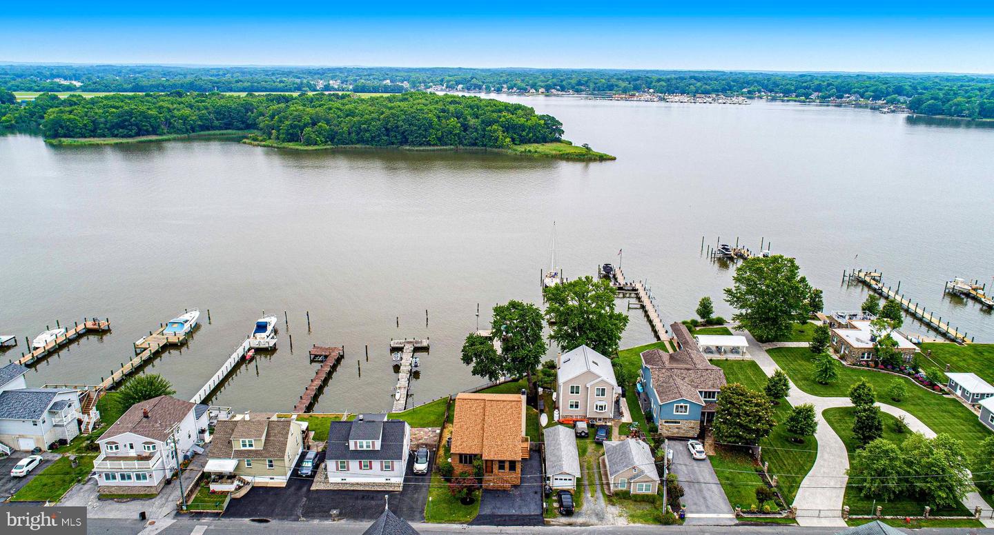 1825 Wilson Point, Middle River