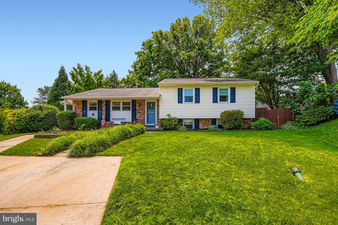 11 White Spruce, Parkville