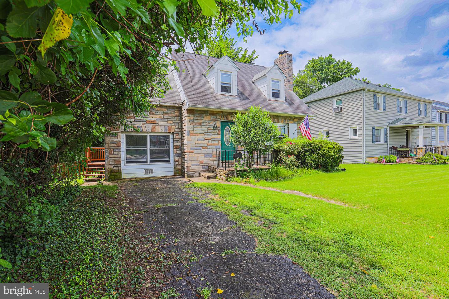 5520 Thomas Avenue, Arbutus