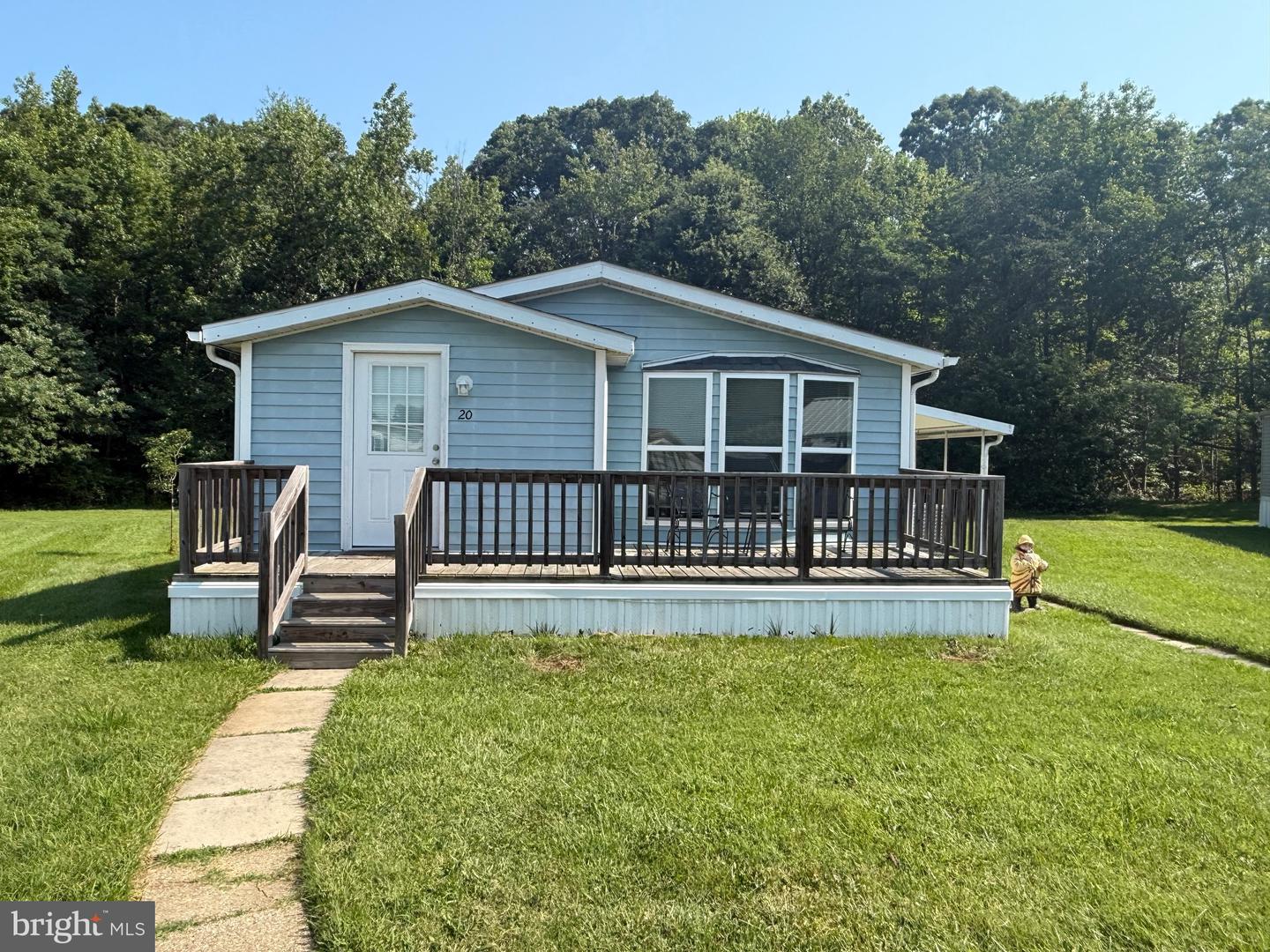 20 Tamarac Trail, Middle River